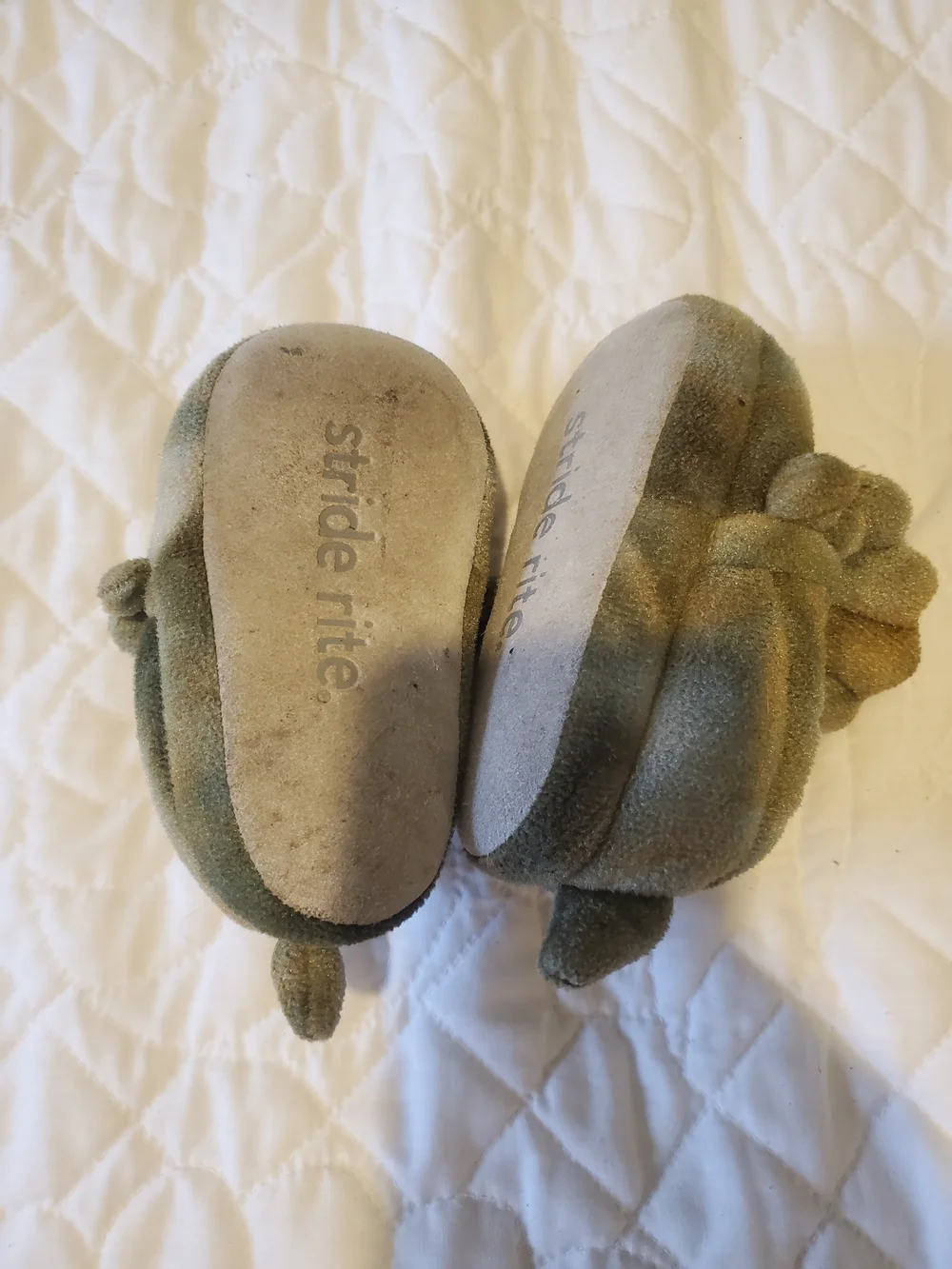 Kids Size 7-8 Plush Dinosaur Slippers - Olive Green